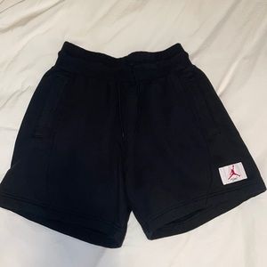 Jordan Essentials Women’s Shorts size Medium